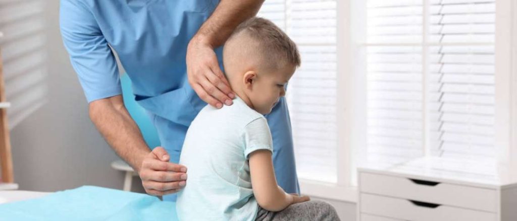 perawatan tulang belakang anak distrofi otot