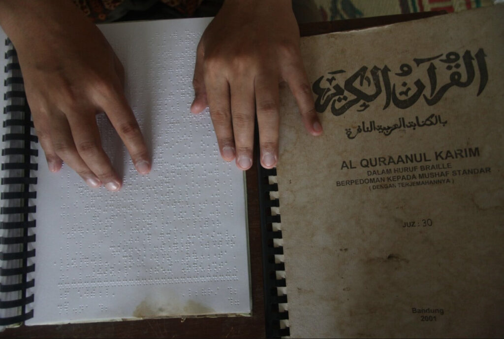 4 Cara Cari Guru Agar Anak Tunanetra Bisa Belajar Al-Qur'an