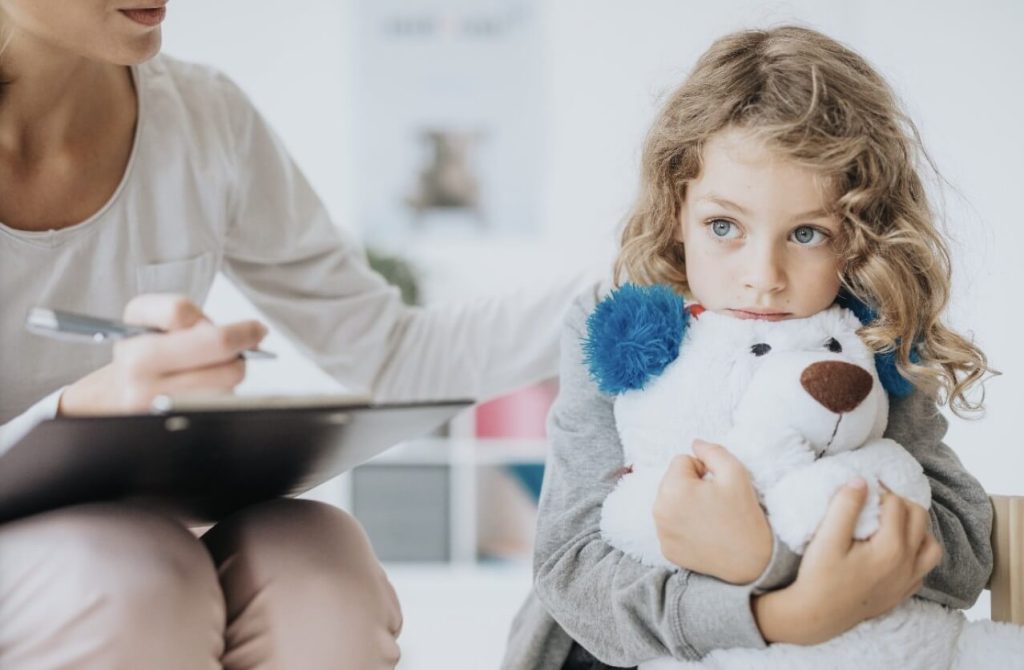 Mengajarkan Anak Asperger Berbagi dan Bergantian Mainan