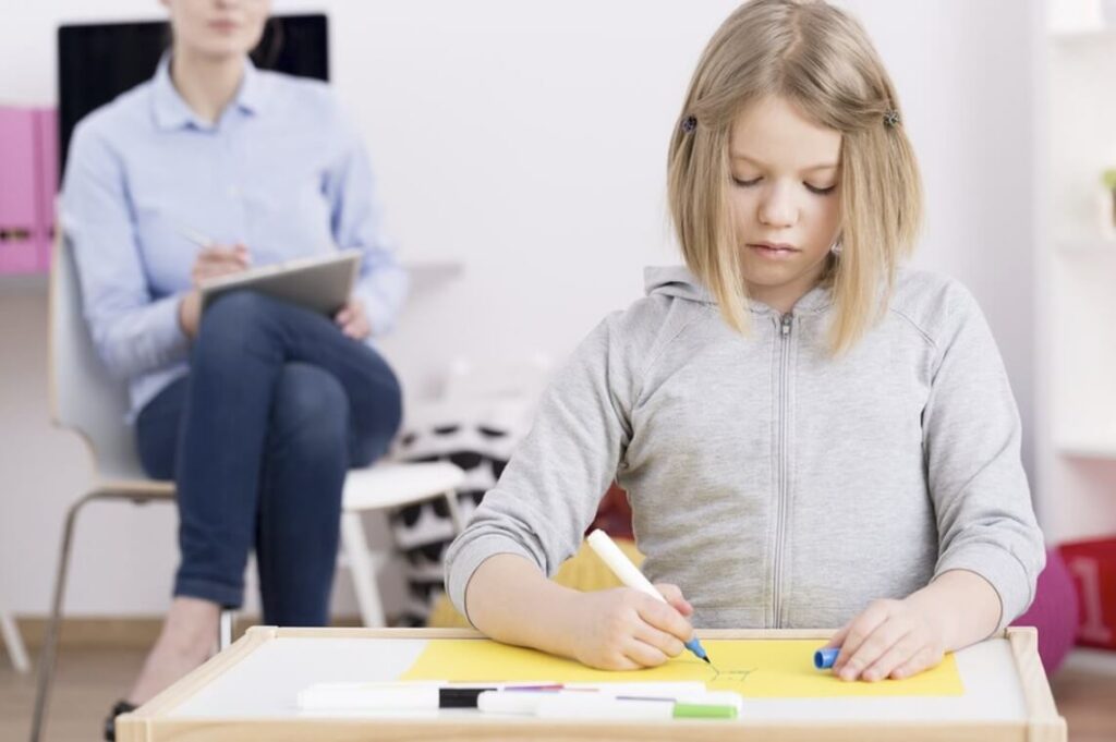 Mengapa Anak Sindrom Asperger Terlihat Dingin &amp