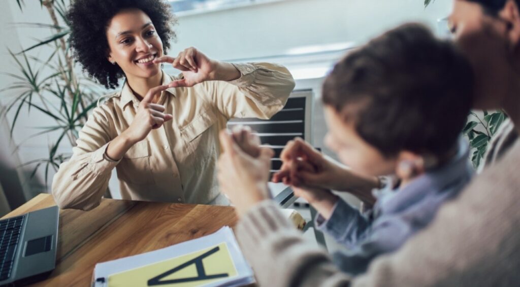 Bahasa Anak Down Syndrome + Tunarungu Harus Anda Pahami