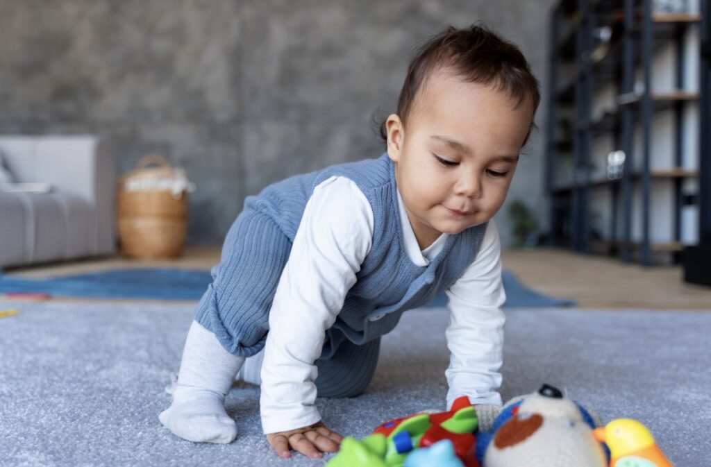 Mengapa Anak Terlambat Berjalan Ini 2 Penyebab dan 3 Solusi
