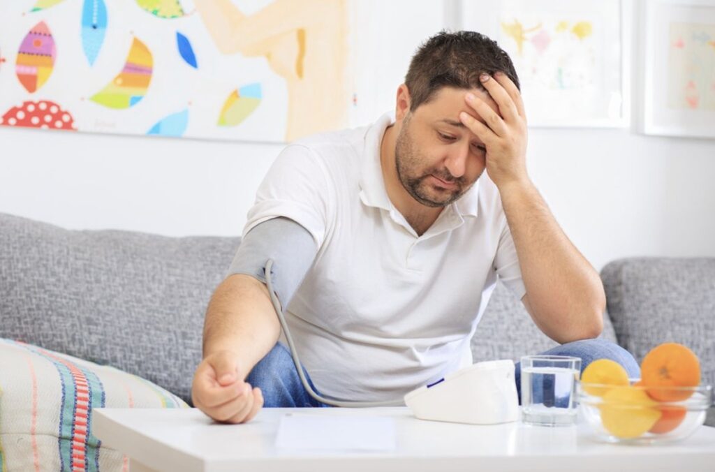 4 Risiko Darah Tinggi di Tempat Kerja dan Ini Solusi Atasinya