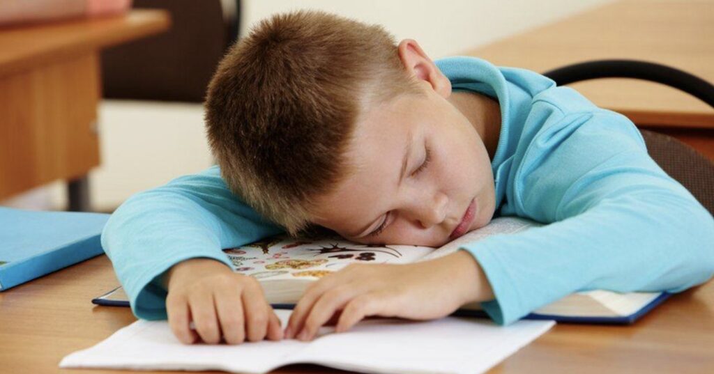 Kenapa Cepat Mengantuk di Jam Belajar Anak Mengalami Gangguan Tumbuh Kembang
