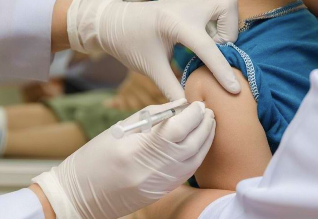 Apakah Benar Vaksin Bikin Anak Tidak Mengalami Pneumonia