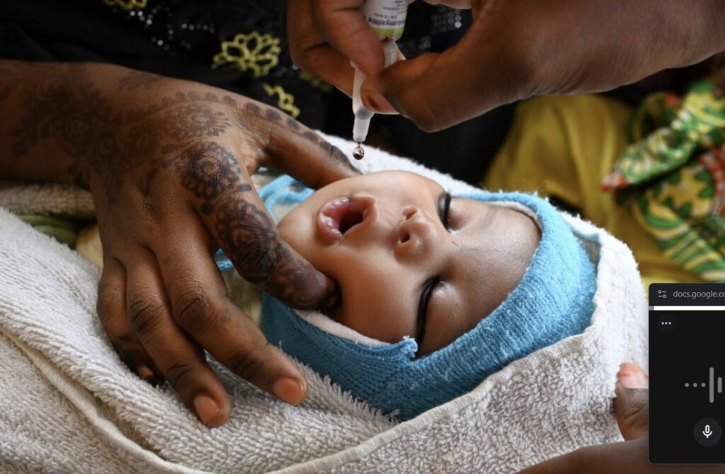 Apakah Benar Vaksin Polio Jadi Anak Lumpuh Ini Jawabannya