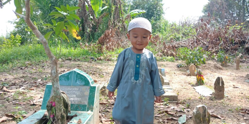 Ziarah Kubur Anak Autis
