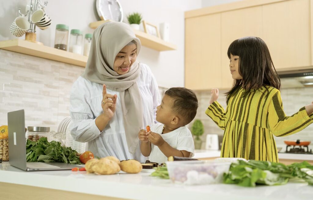 Ini Solusi Anak Alami Autis saat Konsumsi Menu Buka Puasa