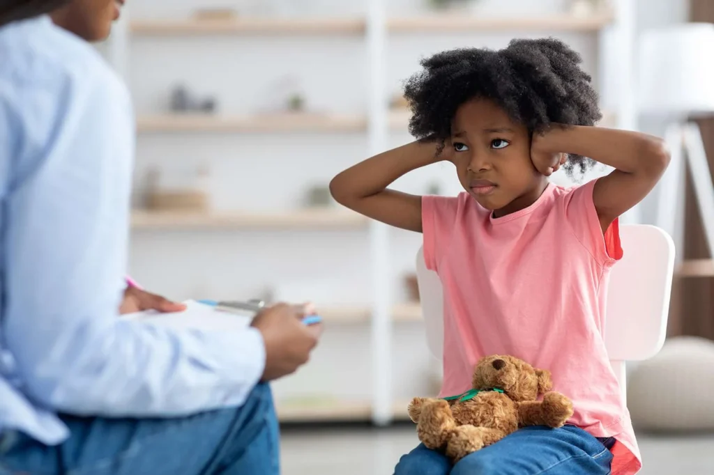 Tanda Anak Autis Mengalami Overload Sensorik