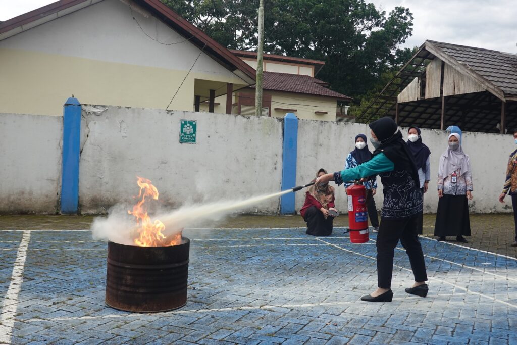 latihan evakuasi kebakaran sederhana untuk keluarga autis