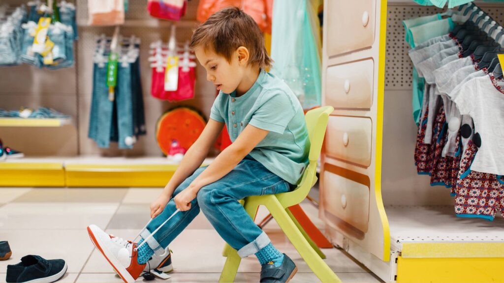 cara melatih anak autis memakai sepatu bertali sendiri