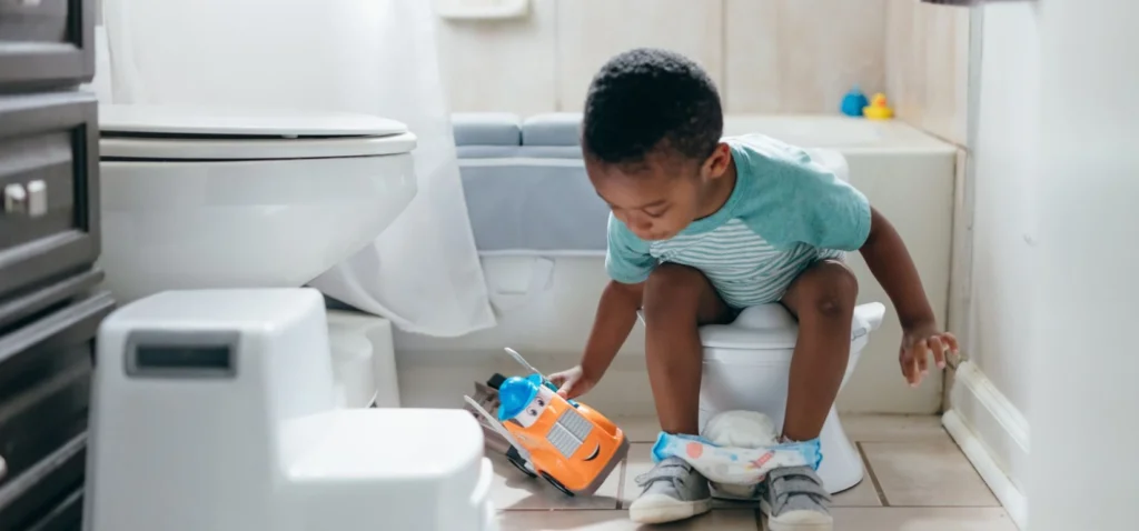 cara mengenalkan konsep toilet umum pada anak autis