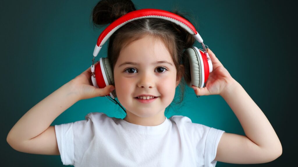 pentingnya earphone peredam bising saat anak autis bepergian
