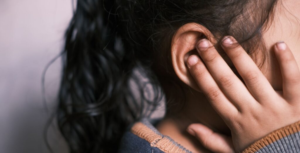 Anak ADHD dan Autisme Sering Menutup Telinga atau Tantrum? Bisa Jadi Ini Bukan Sekadar Perilaku Biasa