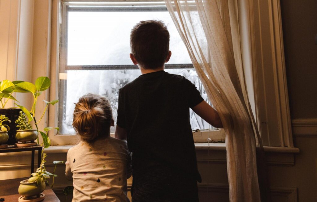 cara memilih gorden kamar anti tembus cahaya bagi anak autis