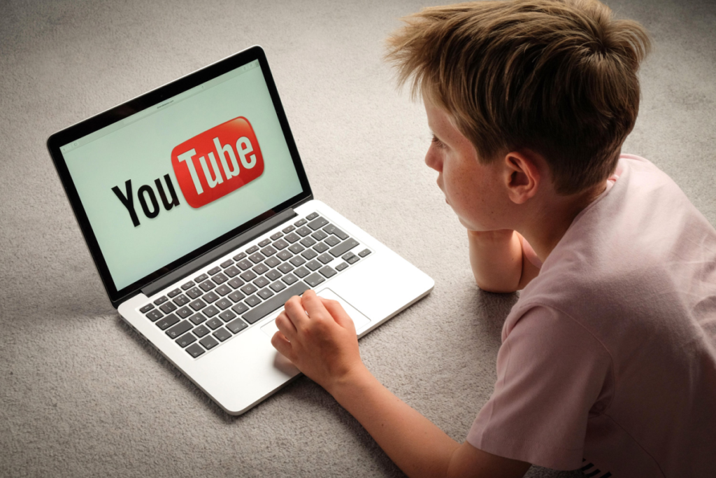 pentingnya pengawasan riwayat tontonan youtube anak autis