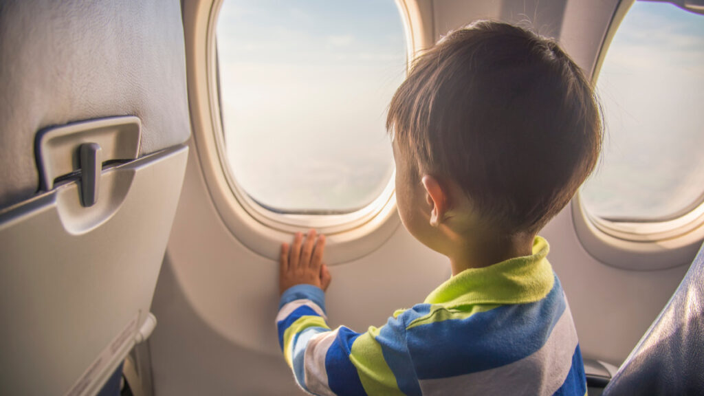 Tips Menghadapi Anak Autis yang Sulit Diajak Pergi