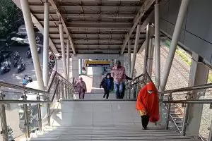 naik tangga medhack