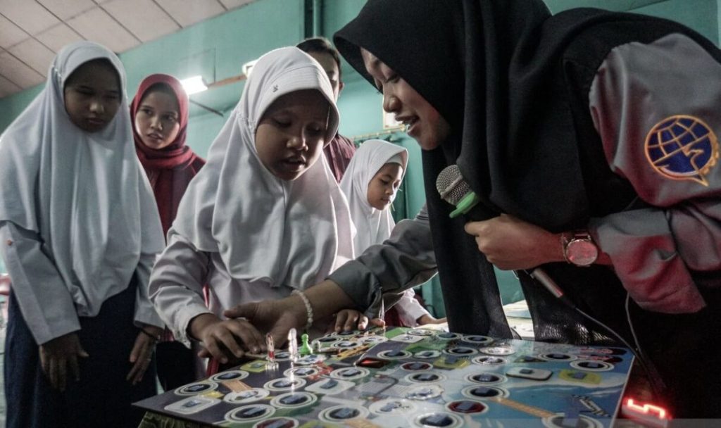 4 Panduan Memilih Mainan yang Pas untuk Anak Tunanetra