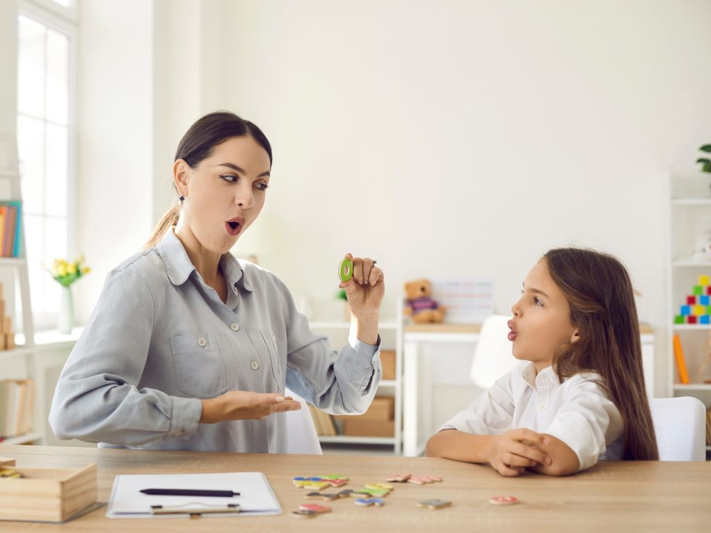 cara terapi wicara anak speech delay