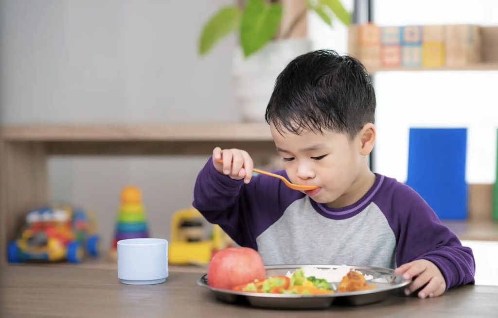 Kenapa Anak Sindrom Asperger Memilah-Milah Makanannya